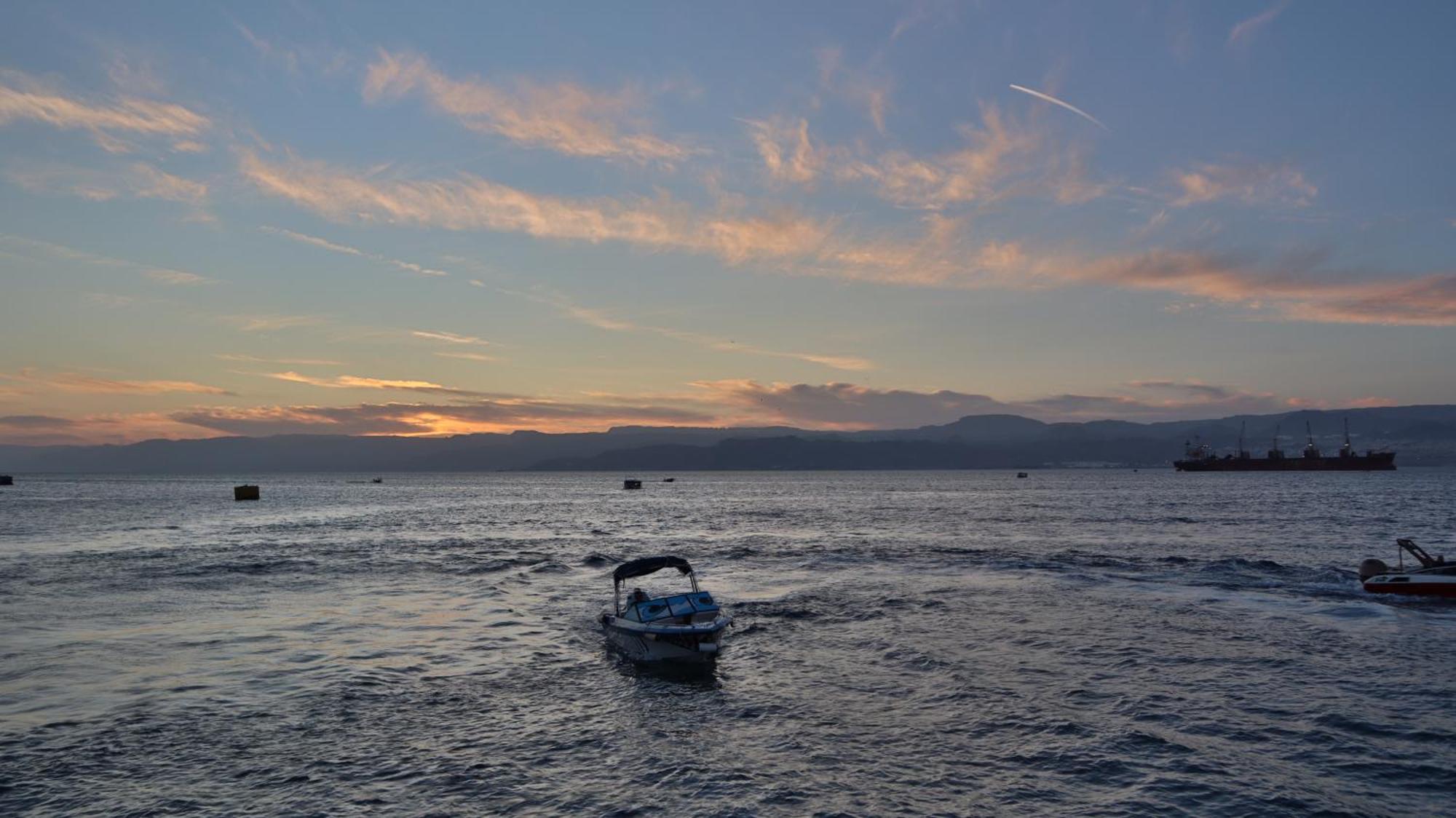 Extra Traveller Vandrarhem Aqaba Exteriör bild