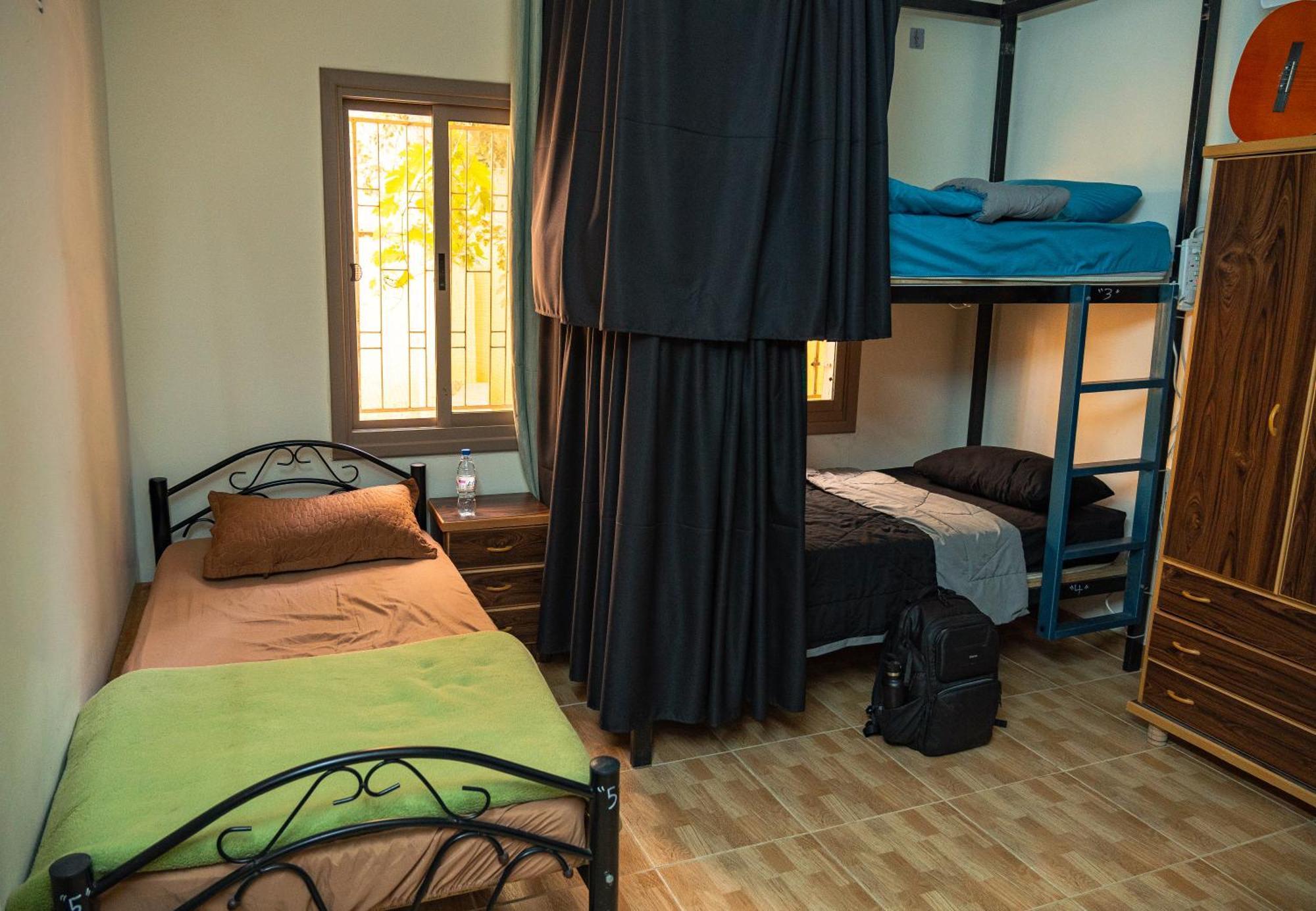 Extra Traveller Vandrarhem Aqaba Exteriör bild