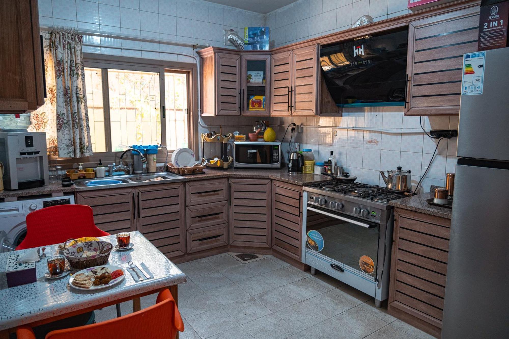 Extra Traveller Vandrarhem Aqaba Exteriör bild