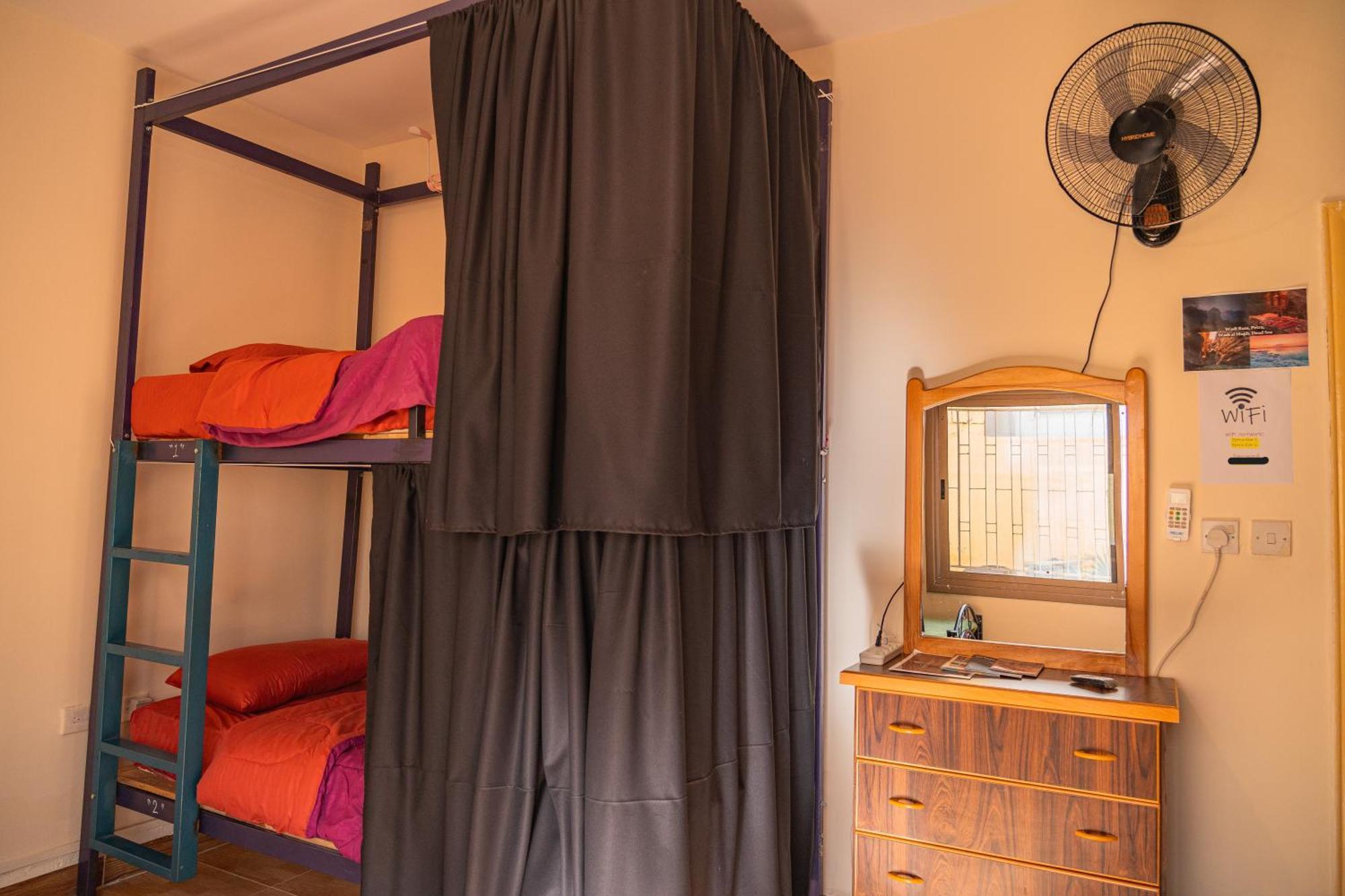 Extra Traveller Vandrarhem Aqaba Exteriör bild